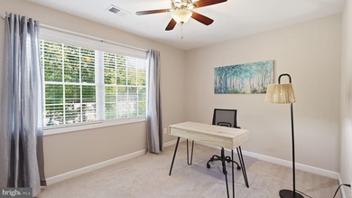 Beautifully updated custom built three level home in an amenity - photo 10