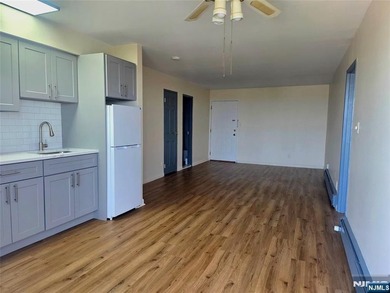 Renovated one-bedroom condo for sale in Palisades Park, NJ 07650 - photo 12