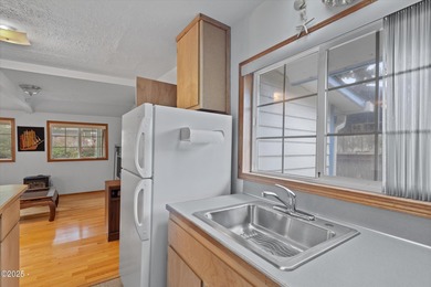 Discover coastal living in this charming 1950s cottage-style - photo 14