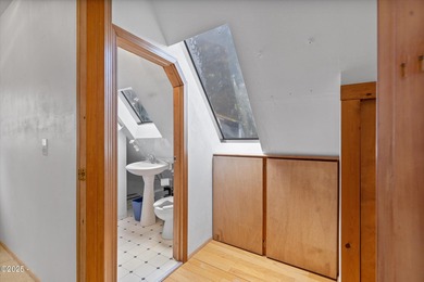 Discover coastal living in this charming 1950s cottage-style - photo 20
