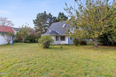 Discover coastal living in this charming 1950s cottage-style - photo 27