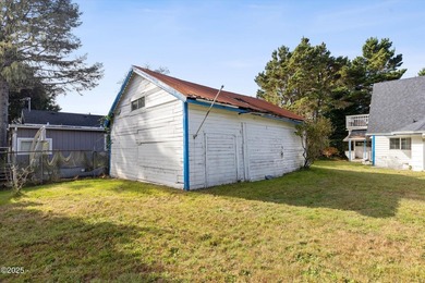 Discover coastal living in this charming 1950s cottage-style - photo 29