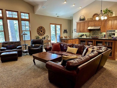 Stunning custom built home with a well thought out floor plan - photo 4