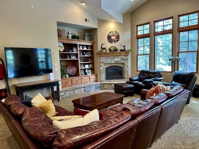 Stunning custom built home with a well thought out floor plan - photo 5