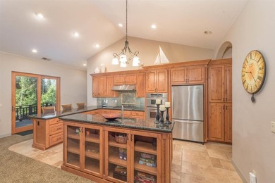 Stunning custom built home with a well thought out floor plan - photo 8