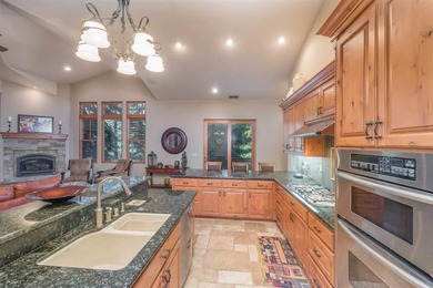 Stunning custom built home with a well thought out floor plan - photo 9