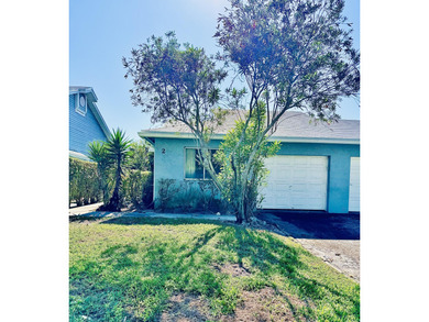 (private lake, pond, coastal) Townhome/Townhouse For Sale in Lake Worth Florida