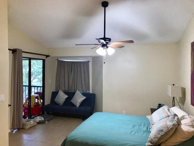 Beautiful 2/2 condo with 1,128 sqft, vaulted ceilings, ceramic - photo 6