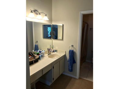 Beautiful 2/2 condo with 1,128 sqft, vaulted ceilings, ceramic - photo 8
