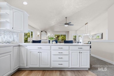 Rare better than new townhome minutes from downtown Eagle in a - photo 11