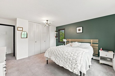 Welcome to this bright and inviting 1-bedroom, 1-bath top-floor - photo 14