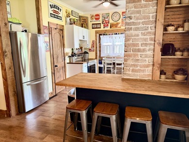 Beautiful older home that has been updated and ready to go! This - photo 16