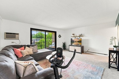 Welcome to this bright and inviting 1-bedroom, 1-bath top-floor - photo 17