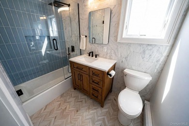 Just over one block from the beach, this fully renovated home - photo 20