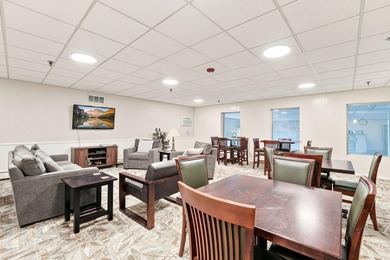 Welcome to this bright and inviting 1-bedroom, 1-bath top-floor - photo 20