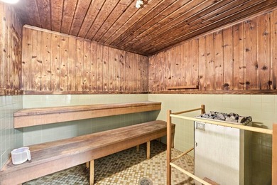 Welcome to this bright and inviting 1-bedroom, 1-bath top-floor - photo 24