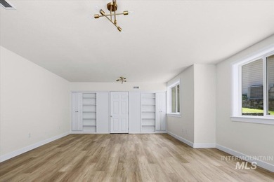 Rare better than new townhome minutes from downtown Eagle in a - photo 25