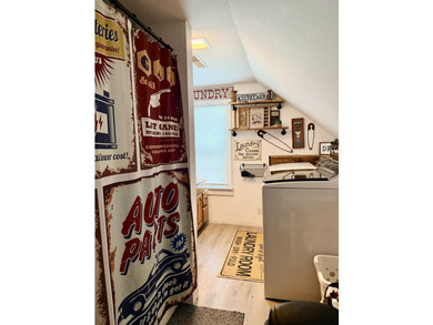 Beautiful older home that has been updated and ready to go! This - photo 27