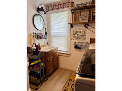 Beautiful older home that has been updated and ready to go! This - photo 28