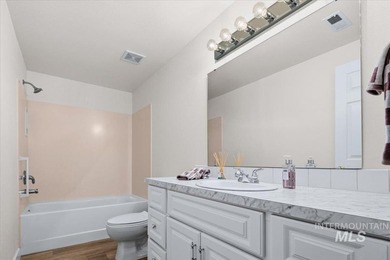 Rare better than new townhome minutes from downtown Eagle in a - photo 31