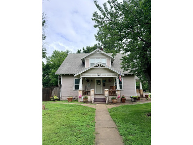 Beautiful older home that has been updated and ready to go! This - photo 40