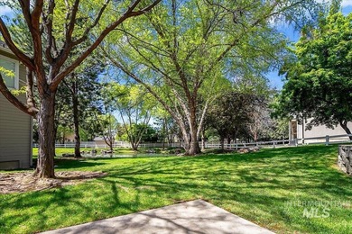 Rare better than new townhome minutes from downtown Eagle in a - photo 40