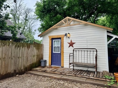Beautiful older home that has been updated and ready to go! This - photo 45