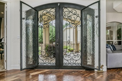 Nestled on the 13th hole, this exceptional golf course estate - photo 11