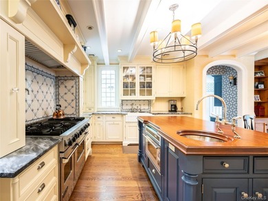 Quintessential Munsey Park - this stately, grand brick colonial - photo 13