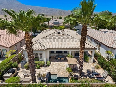 Perfectly situated on a private cul-de-sac lot just moments from - photo 2