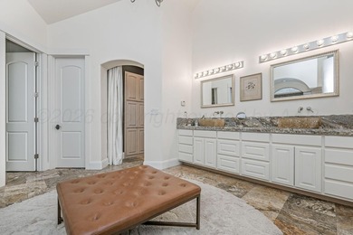 Nestled on the 13th hole, this exceptional golf course estate - photo 27