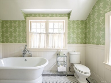 Quintessential Munsey Park - this stately, grand brick colonial - photo 27