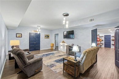 PRICED BELOW MARKET VALUE FOR EXCEPTIONAL VALUE ! Enjoy a - photo 29