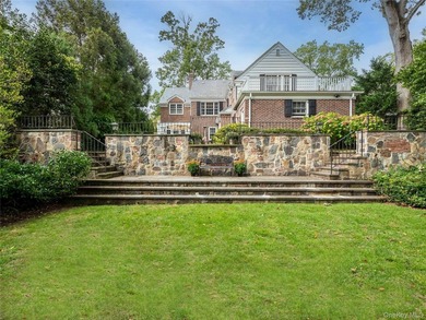 Quintessential Munsey Park - this stately, grand brick colonial - photo 30