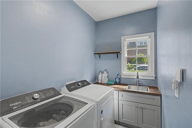 PRICED BELOW MARKET VALUE FOR EXCEPTIONAL VALUE ! Enjoy a - photo 31