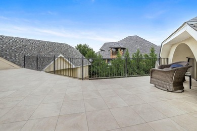 Nestled on the 13th hole, this exceptional golf course estate - photo 32