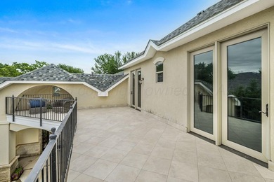Nestled on the 13th hole, this exceptional golf course estate - photo 33