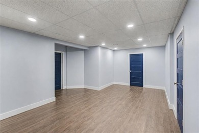 PRICED BELOW MARKET VALUE FOR EXCEPTIONAL VALUE ! Enjoy a - photo 33