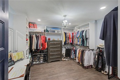 PRICED BELOW MARKET VALUE FOR EXCEPTIONAL VALUE ! Enjoy a - photo 36
