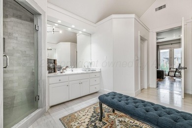 Nestled on the 13th hole, this exceptional golf course estate - photo 40