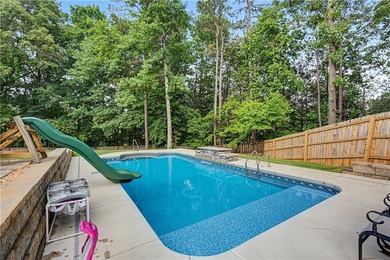 PRICED BELOW MARKET VALUE FOR EXCEPTIONAL VALUE ! Enjoy a - photo 42