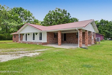 This beautifully remodeled 4- bedroom, 2 -bathroom home in the - photo 2