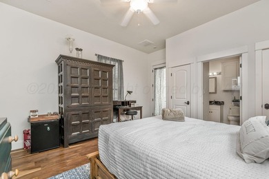 Nestled on the 13th hole, this exceptional golf course estate - photo 45