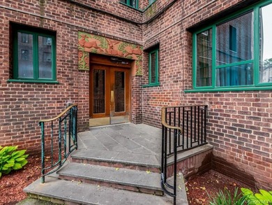 Welcome to 1725 Purdy St #2E. 1 Bedroom 1 Bathroom apartment - photo 13