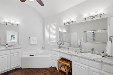 Perfectly positioned along the fairways of Bridlewood's - photo 15