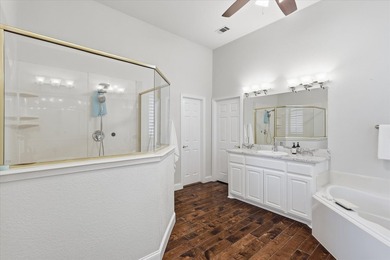 Perfectly positioned along the fairways of Bridlewood's - photo 17