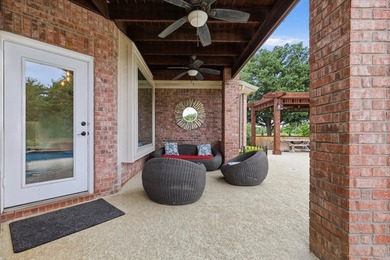 Perfectly positioned along the fairways of Bridlewood's - photo 32