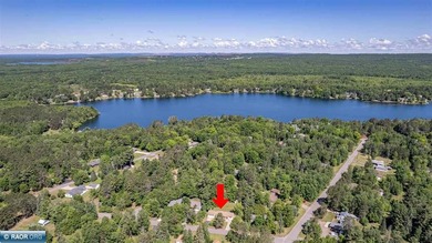Welcome to coveted Fayal Township! This beautifully updated home - photo 4