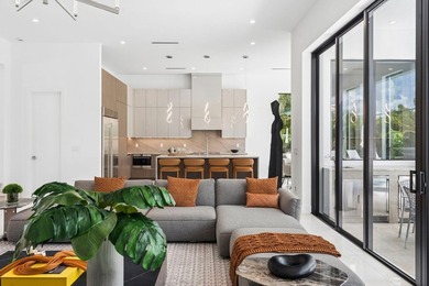 Perfectly positioned in the highly desirable Lake Floresta - photo 4