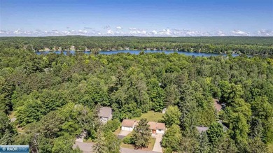 Welcome to coveted Fayal Township! This beautifully updated home - photo 5